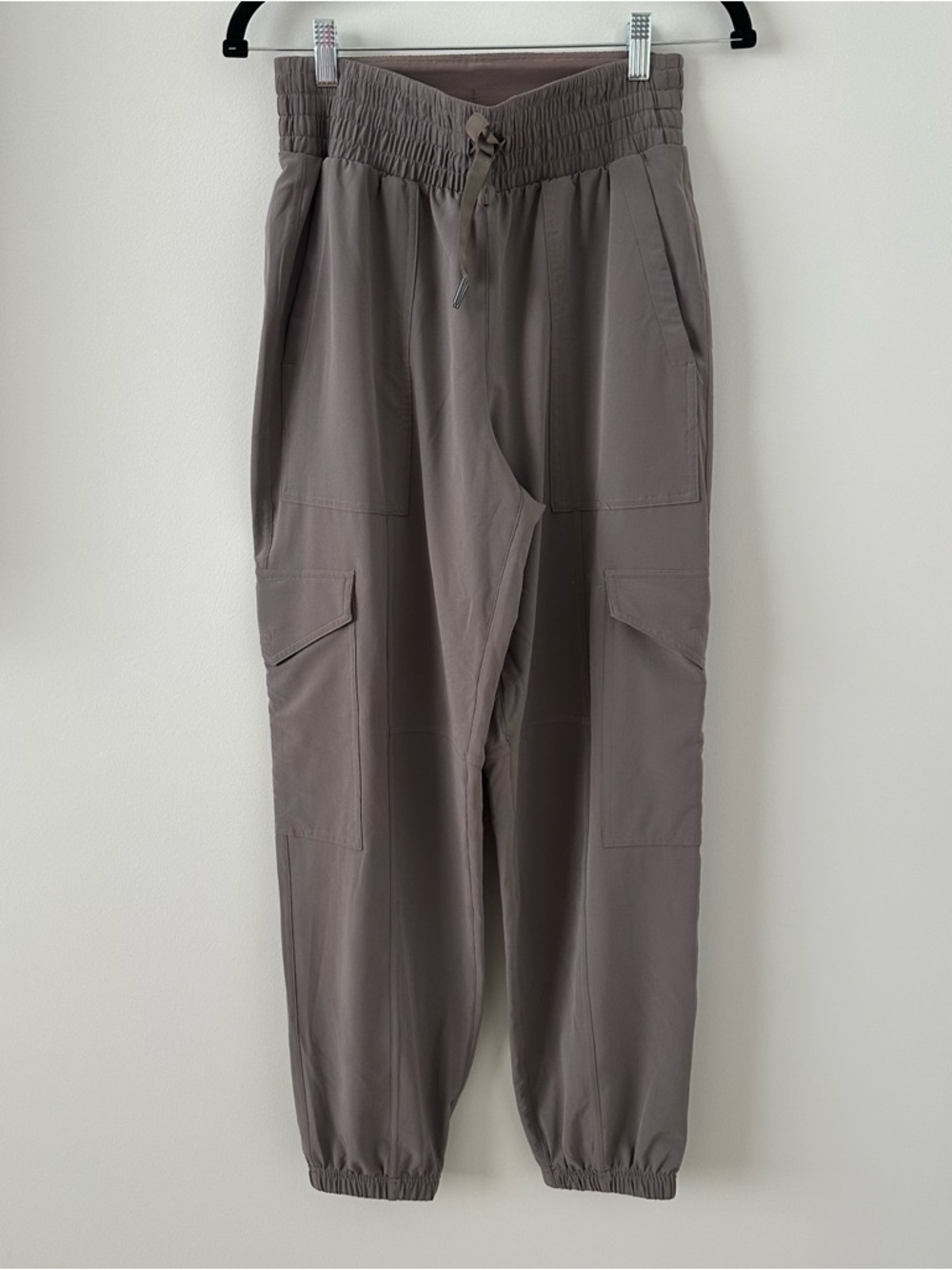 Spanx Out Of Office Cargo Joggers Sweatpants Smoke Taupe Brown Drawstring Small - Picture 3 of 13